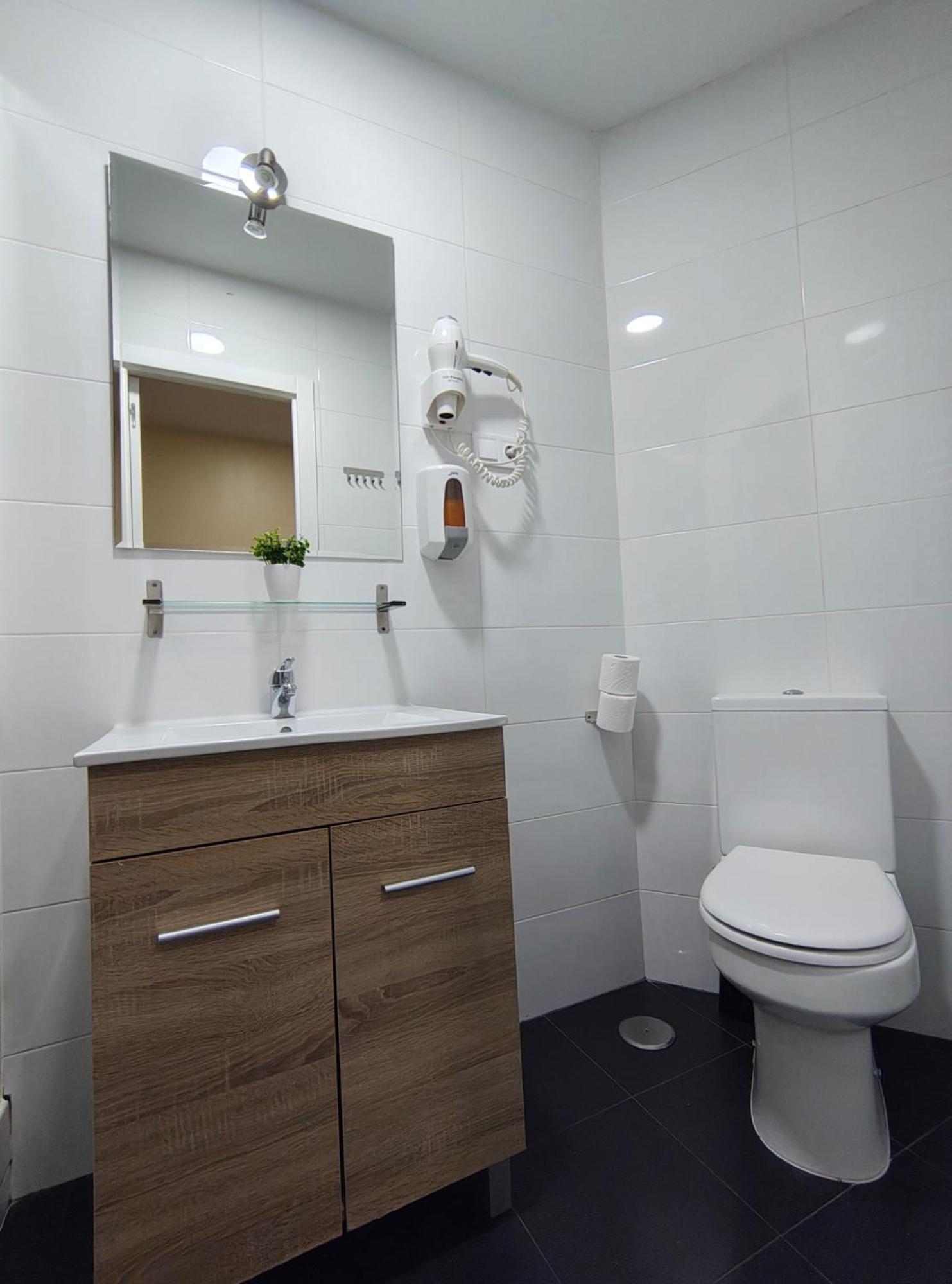 Ch Cruz Madrid Hotel Bagian luar foto